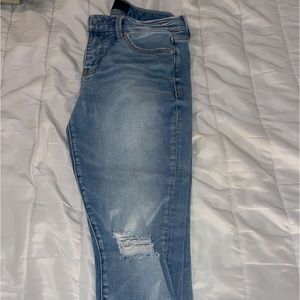 Buckle black skinnies